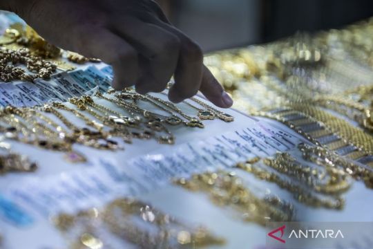 Harga emas UBS-Antam-Galeri24 di Pegadaian Jumat pagi ini fluktuatif
