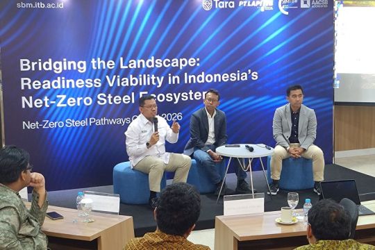 COO Krakatau Steel: Energi bersih terjangkau kunci transisi baja hijau