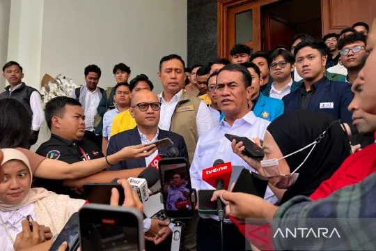 Mentan persilakan mahasiswa cek kebenaran stok beras 5,2 juta ton