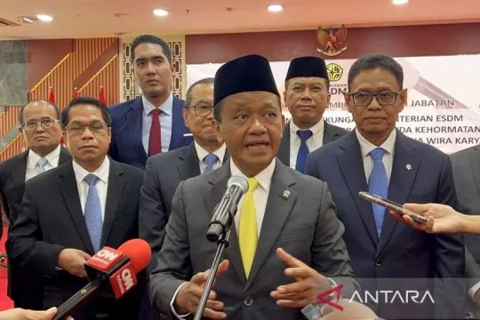 Bahlil dampingi Prabowo bahas interkoneksi listrik di KTT ASEAN