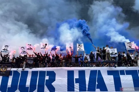 Ribuan Bobotoh padati latihan Persib di GBLA jelang lawan Persija
