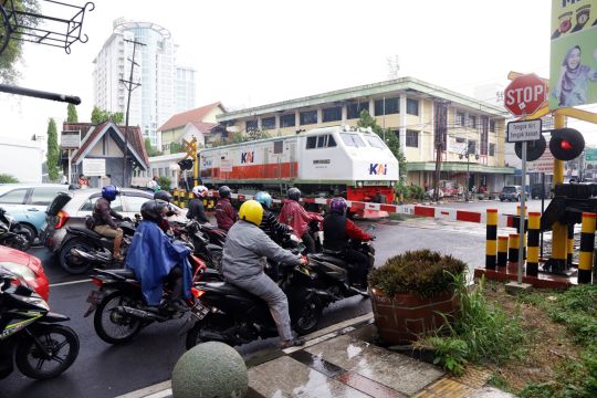 Beberapa Detik di Perlintasan Dapat Menentukan Banyak Nyawa