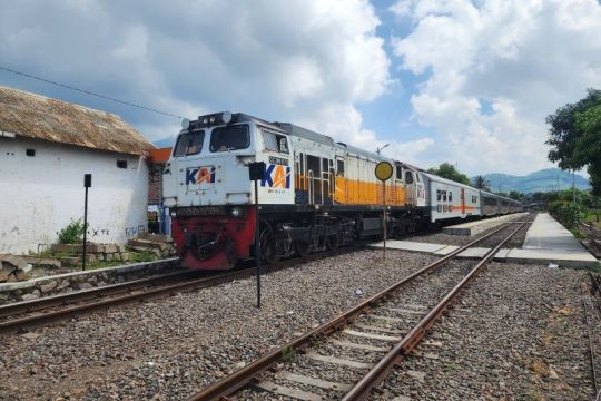 Daop 2 tuntut sopir truk penyebab kereta Panoramic Papandayan rusak