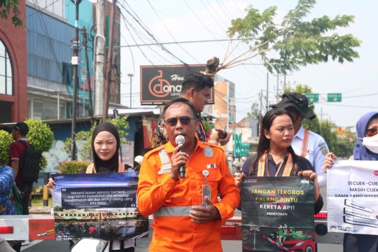 KAI Daop 7 Madiun gandeng milenial edukasi keselamatan KA