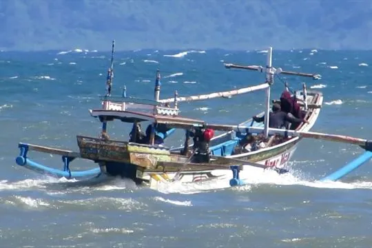 BPBD imbau nelayan Jember waspadai gelombang tinggi di Laut Selatan