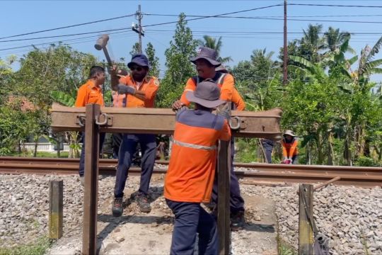 Daop 9 tutup 7 perlintasan liar untuk tekan angka kecelakaan kereta
