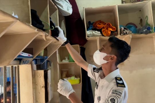 Rutan Batam razia barang terlarang dan tes urine WBP