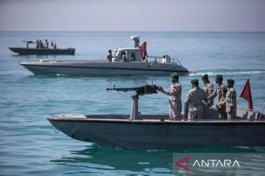 Iran beri peringatan terhadap upaya lintasi Selat Hormuz tanpa izin