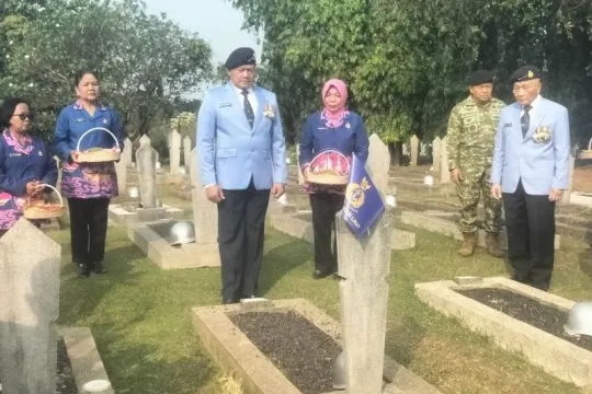 PPAL kenang jasa para pahlawan dengan berziarah ke TMP Kalibata