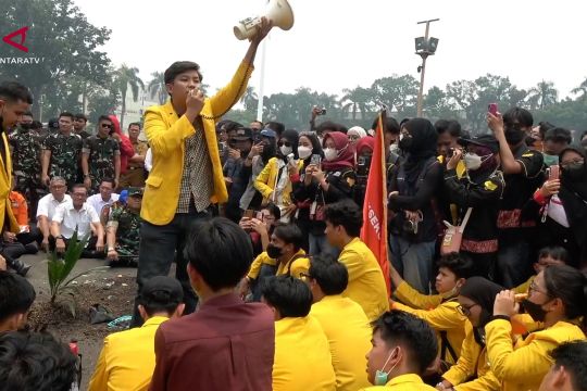 Kabut asap akibat karhutla belum teratasi, Gubernur Sumsel minta maaf