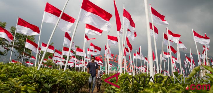 Duplikat bendera pusaka berusia 21 tahun dikembalikan ke Pemprov Jabar