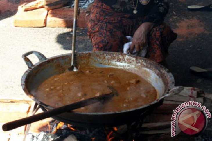 1,6 ton rendang diangkut hercules ke Sulteng