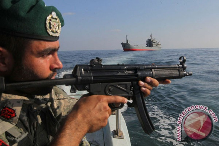 Iran luncurkan rudal dari kapal selam