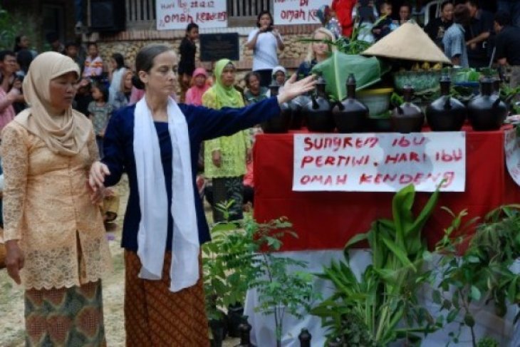 SUNGKEM IBU PERTIWI