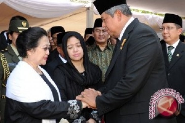 KPAI berikan penghargaan khusus pada Megawati dan SBY