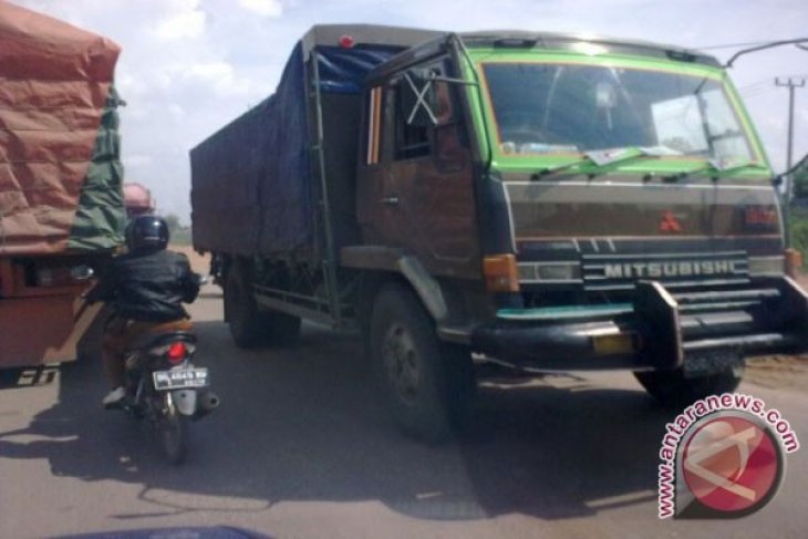 Kendaraan Besar Dilarang Masuk Jalur Alternatif Cikidang