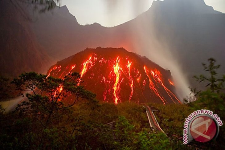  Gunung Kelud meletus ANTARA News Bengkulu