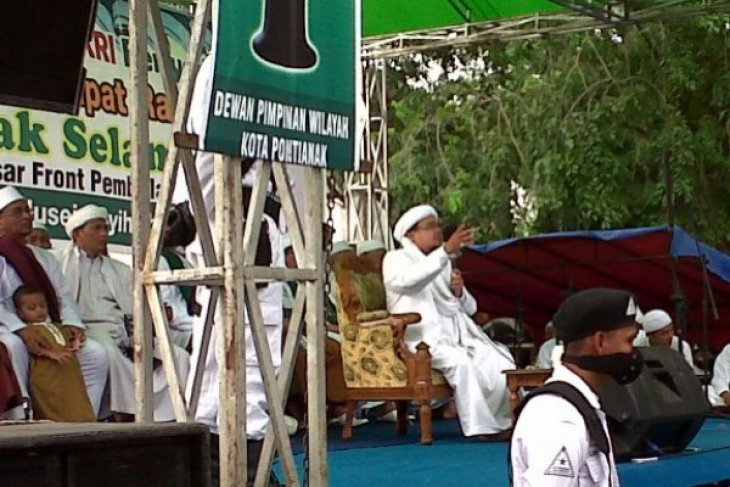 Ribuan Muslim Pontianak Hadiri Tablig Akbar FPI