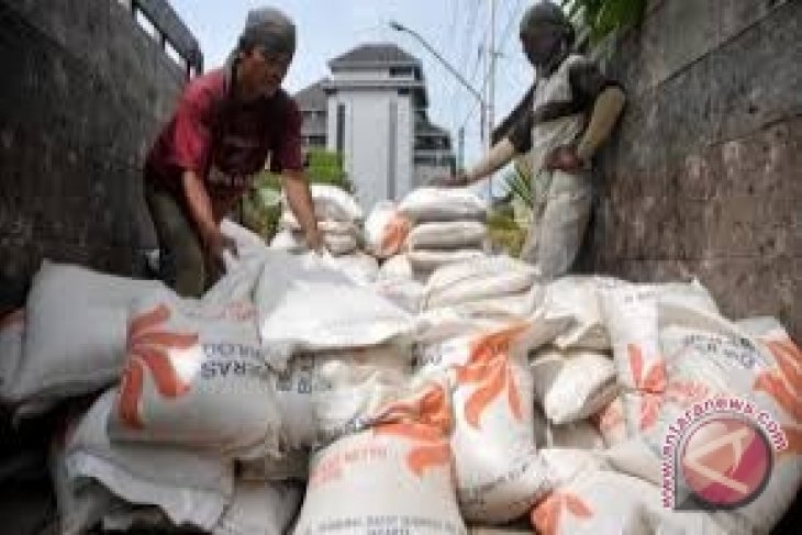DPRD masyarakat jangan dibebani tunggakan rastra