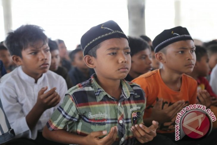 Anak Yatim Aceh Sumbang Untuk Palestina