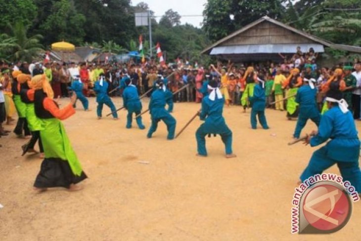 Pemkab Apresiasi Pelaksanaan Pesta Adat Suku Jerieng