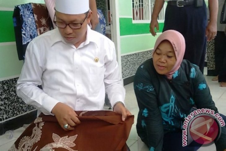 Senator: Pemerintah Wajib Pikirkan Pemasaran Hasil Kreativitas Eks PSK