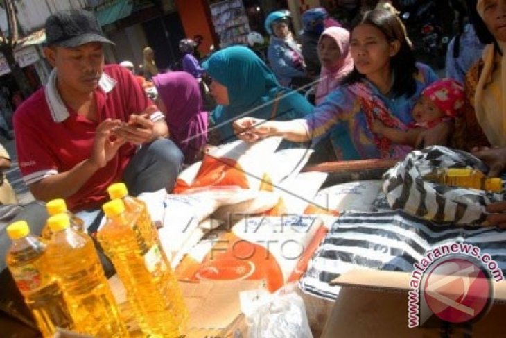 Pemkab Bekasi sediakan 10.000 paket sembako murah