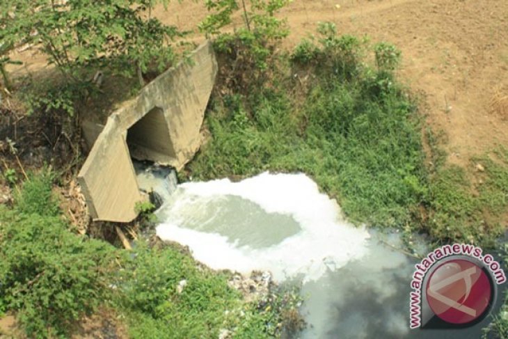 Perusahaan Pencemar Sungai Minta Ditindak