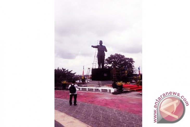 Patung Soekarno Usai Dibangun