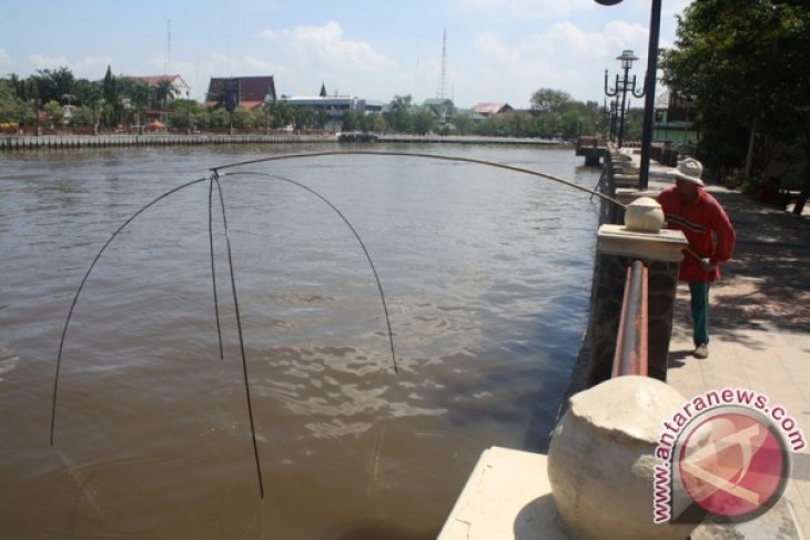 Sea Water Intrudes 60 Kilometers of South Kalimantan Mainland