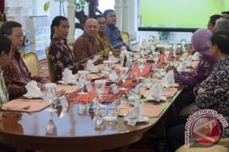 Presiden Minta Masukan Dari Para Ekonom