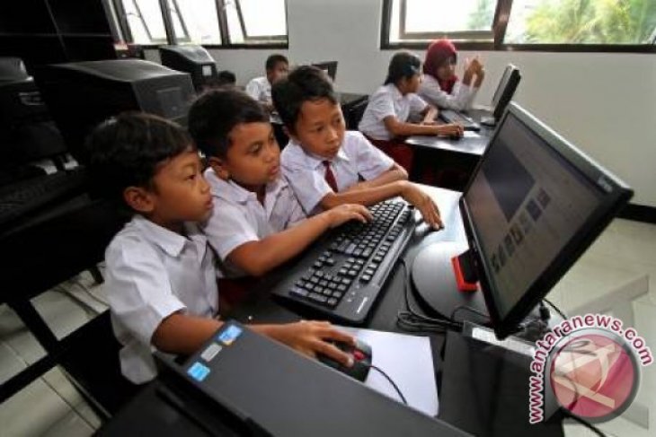 Purwakarta bangun jaringan internet hingga pelosok desa