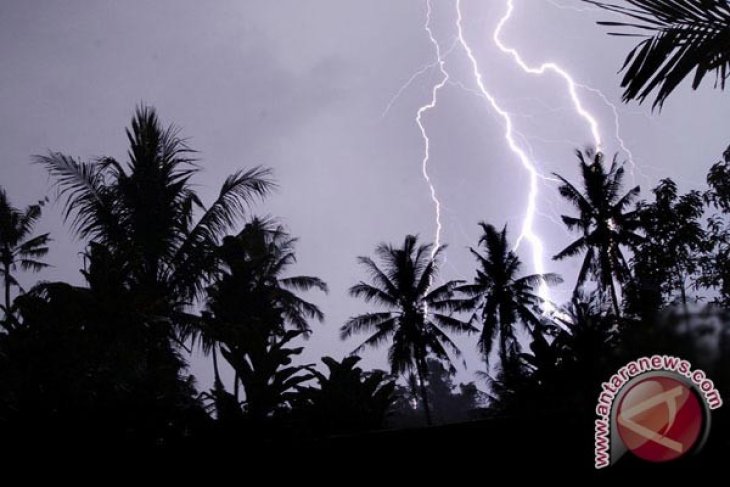 Warga Bogor Tewas Tersambar Petir