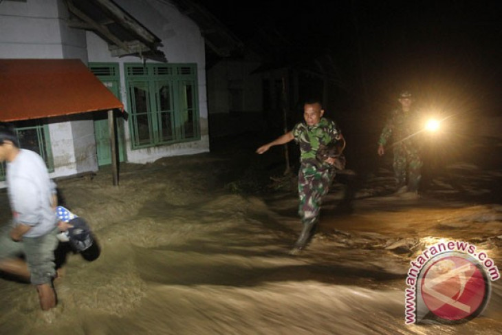 Banjir Melanda Sebagian Wilayah Pasaman Barat