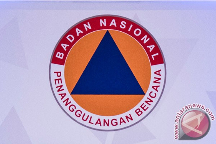 Dua rumah rusak dan tujuh orang menjadi korban akibat tanah longsor di Bogor