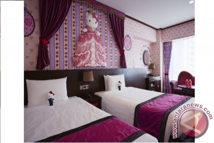 Keio Plaza Hotel Tokyo's limited time offer for Hello Kitty room guests: special present of Hello Kitty doll in a bell staffs' uniform