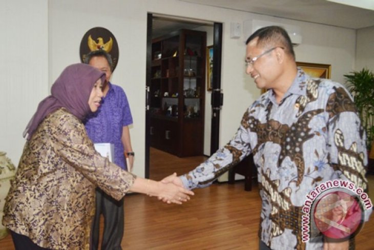 Nurhayati Subakat wanita pertama penerima Doktor Kehormatan ITB