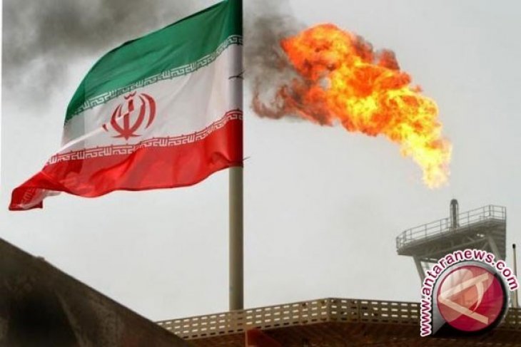 Saudi pakai minyak sebagai senjata menggebuk Iran