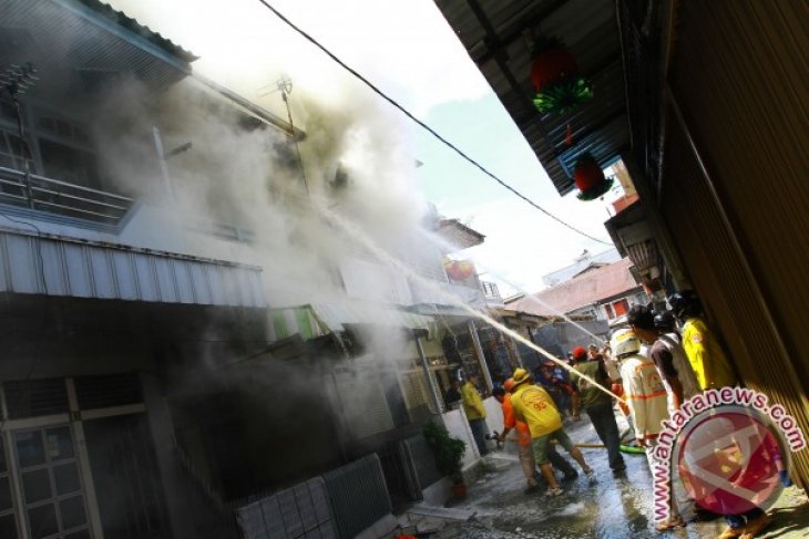 Pontianak Imbau Masyarakat Rutin Awasi Instalasi Listrik
