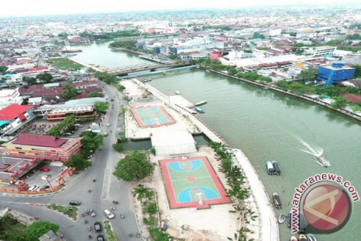 Martapura River suffers seawater intrusion