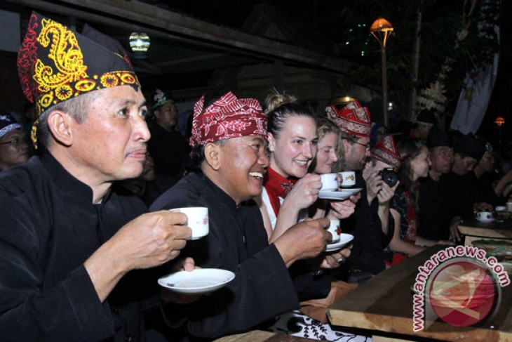 Pencinta kopi kumpul di Intermark Convetion Hall Serpong