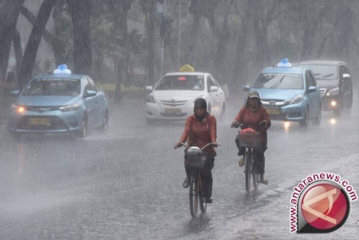 BMKG : Indonesia masuki puncak musim hujan