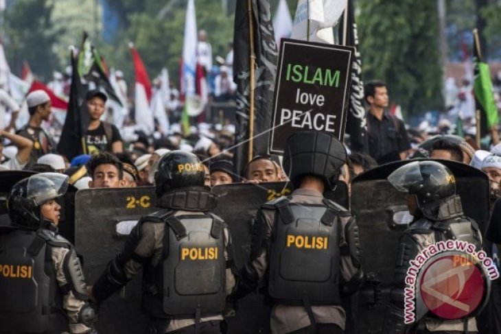 Potensi Radikalisme Terkait Kasus Ahok Dan Ancaman Kebhinekaan