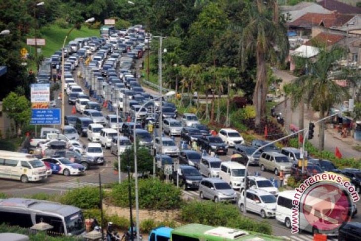 Volume kendaraan mulai padati Jalur Puncak