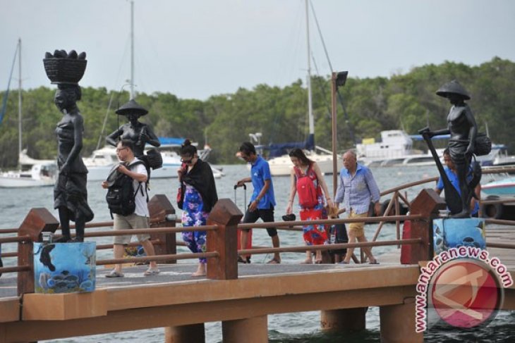 Bali`s economy grows faster than national average