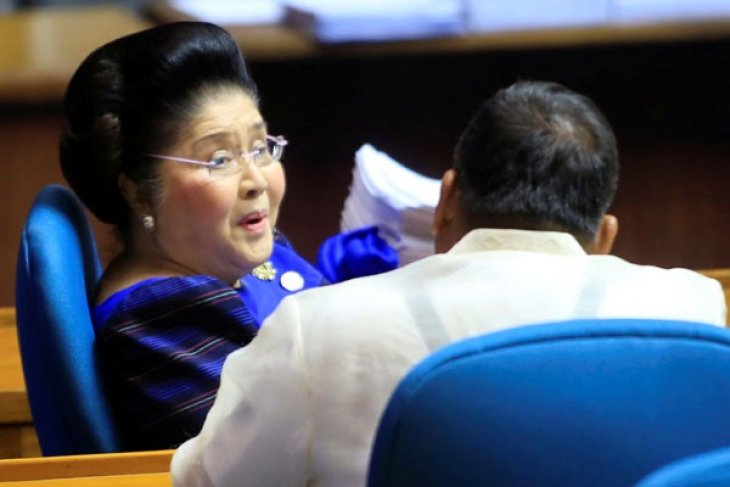 Pengadilan Filipina perintahkan penangkapan mantan ibu negara terkait korupsi