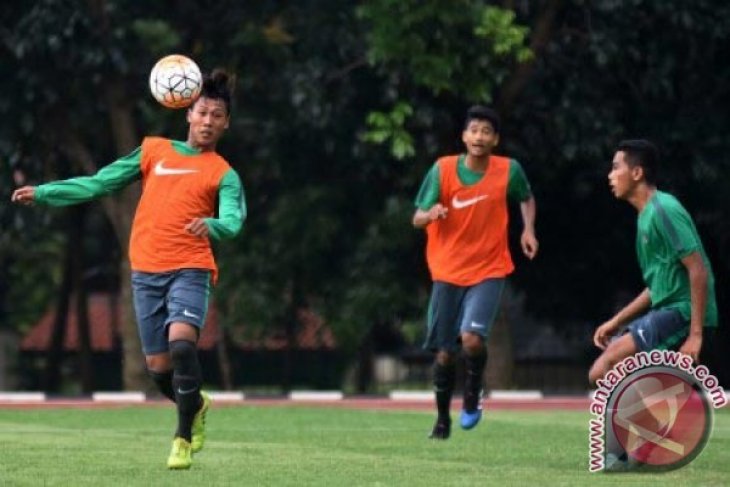 Milla kemungkinan pertahankan pemain kontra Hong Kong