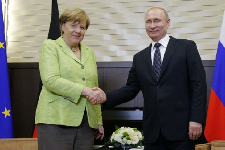 Merkel, Putin bahas isu sensitif di pinggiran Berlin