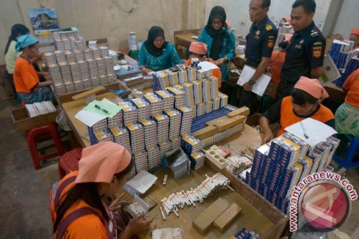 Simplifikasi cukai rokok bertujuan kurangi konsumsi rokok