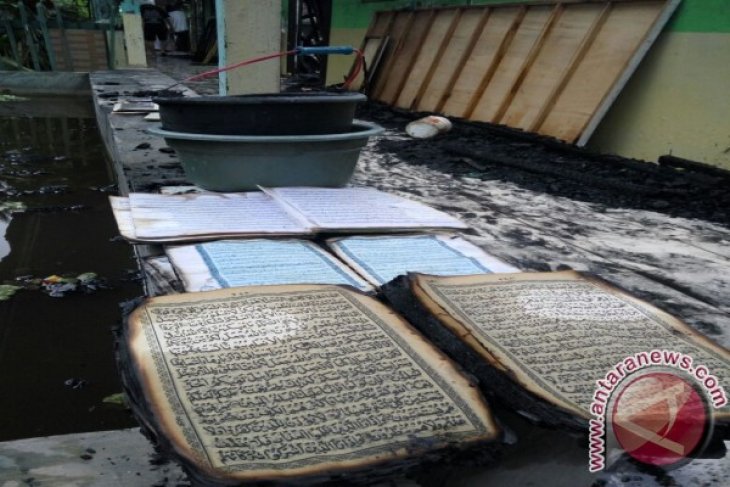Dua Alquran Tak Hangus Di Lokasi Kebakaran
